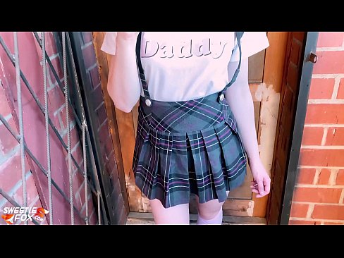 ❤️ Schoolgirl Sucks a dick gu domhainn agus fucks an àite clasaichean. ❌  Bhidio fucking  leinn  ﹏